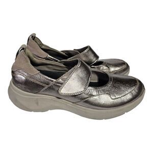 CLARKS Wave 2.0 Glide Mary Jane Sneaker Pewter Metallic Leather - Size 8